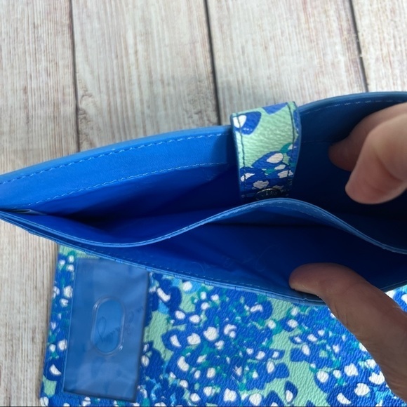 Vera Bradley Vinyl Wallet - Picture 6 of 7